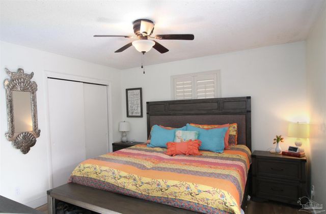 6201 Glendale Dr, Milton, FL 32570