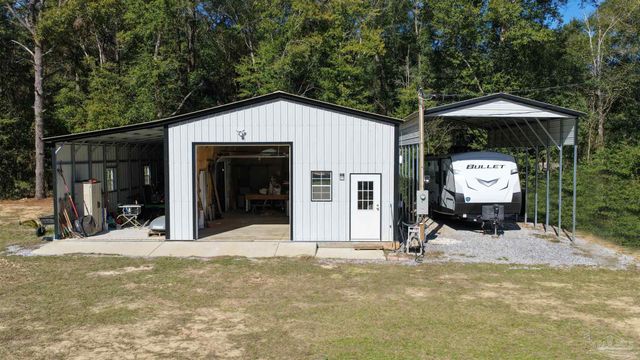 6201 Glendale Dr, Milton, FL 32570