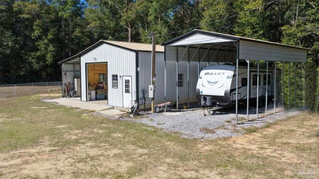 6201 Glendale Dr, Milton, FL 32570