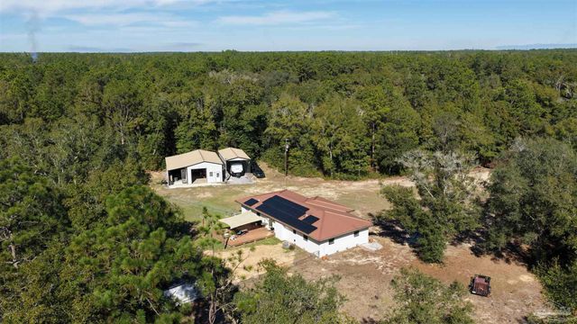 6201 Glendale Dr, Milton, FL 32570