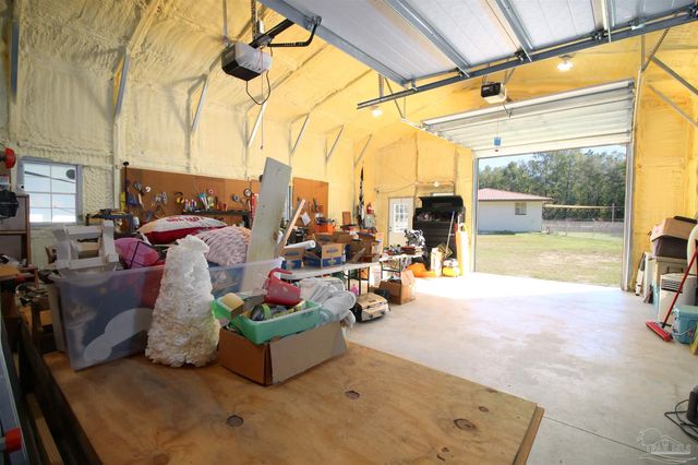 6201 Glendale Dr, Milton, FL 32570