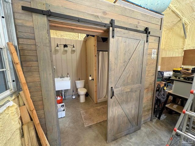 6201 Glendale Dr, Milton, FL 32570