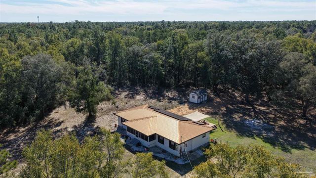 6201 Glendale Dr, Milton, FL 32570