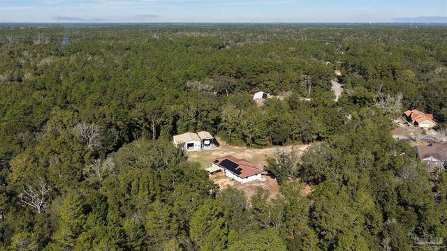 6201 Glendale Dr, Milton, FL 32570