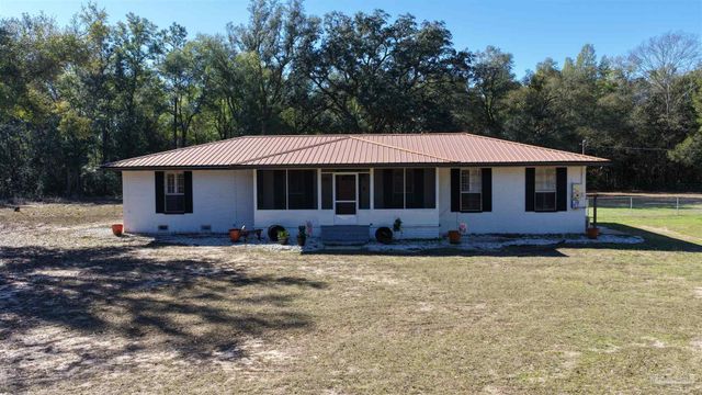 6201 Glendale Dr, Milton, FL 32570