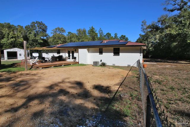 6201 Glendale Dr, Milton, FL 32570