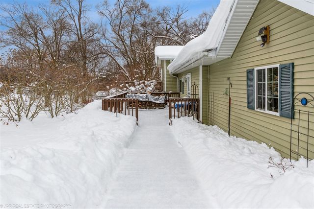 1830 S Park Road, Benton Harbor, MI 49022