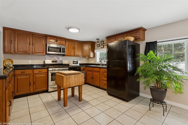 1830 S Park Road, Benton Harbor, MI 49022