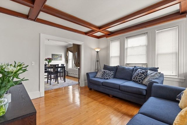 39 Upland Rd, Brockton, MA 02301