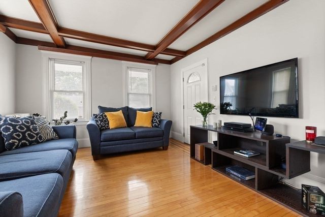 39 Upland Rd, Brockton, MA 02301