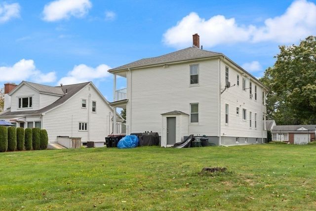 39 Upland Rd, Brockton, MA 02301