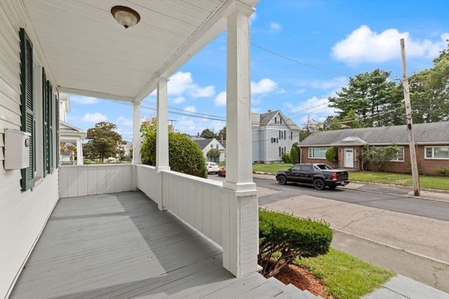 39 Upland Rd, Brockton, MA 02301