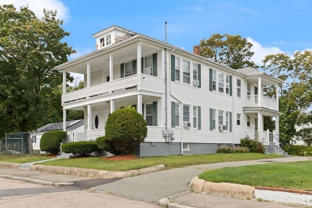 39 Upland Rd, Brockton, MA 02301