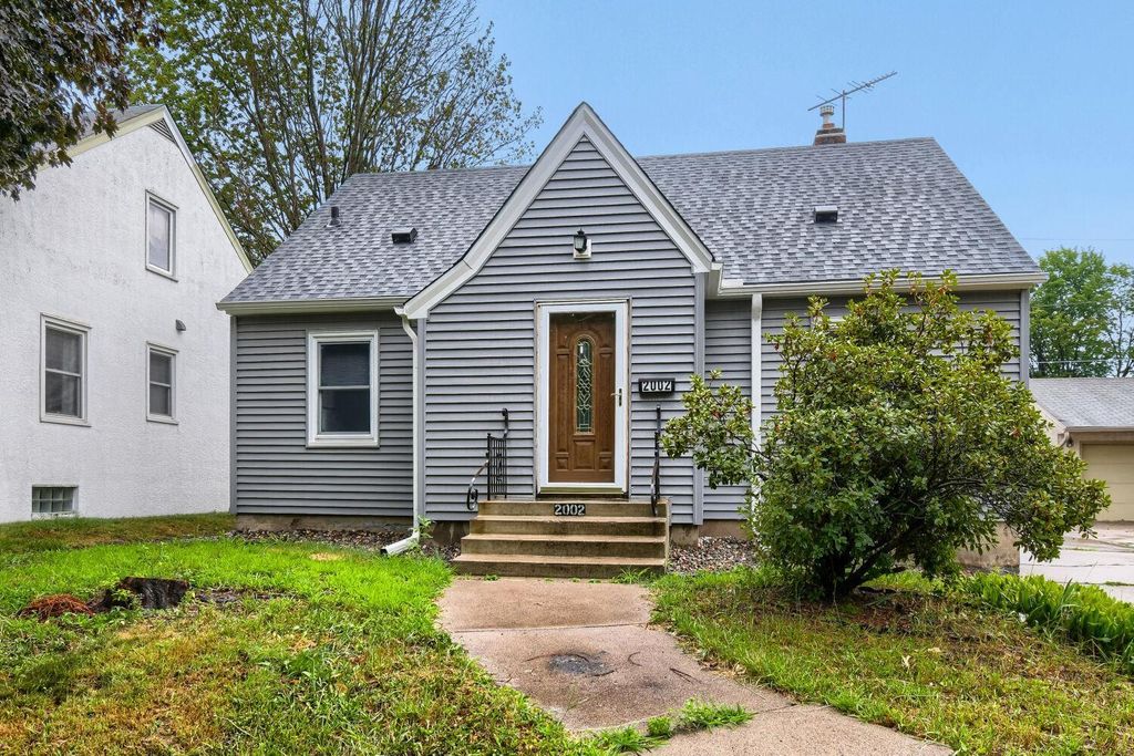 2002 Bush Avenue E, Saint Paul, MN 55119 — exterior