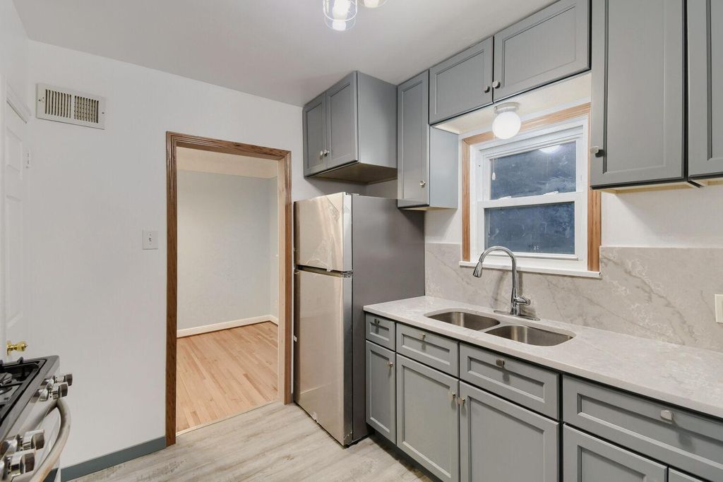 2002 Bush Avenue E, Saint Paul, MN 55119 — photo 2
