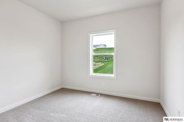 11110 N 159 Avenue, Bennington, NE 68007