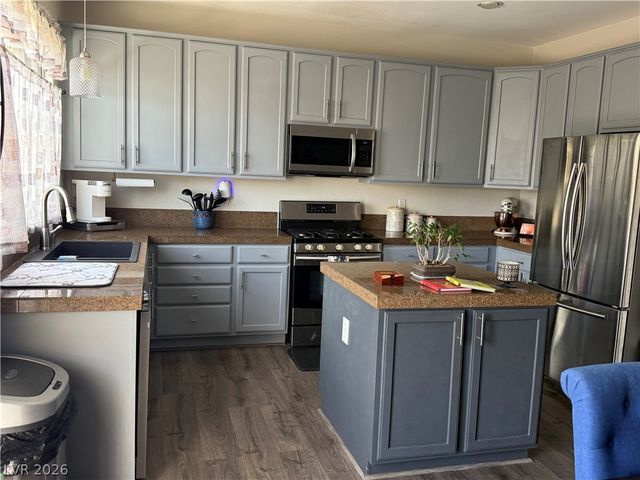 9109 Little Horse Avenue, Las Vegas, NV 89143
