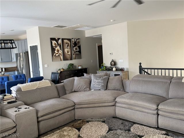 9109 Little Horse Avenue, Las Vegas, NV 89143
