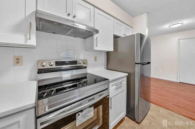 601 Ravens Crest Drive 601, Plainsboro, NJ 08536