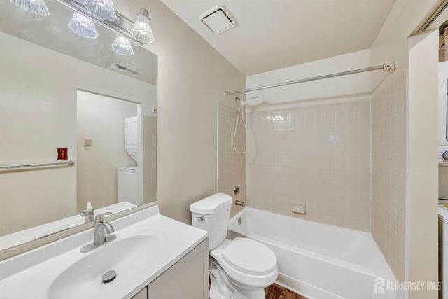 601 Ravens Crest Drive 601, Plainsboro, NJ 08536