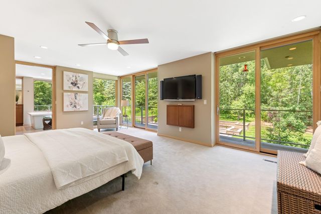 685 Hidden Creek Trail, Mendota Heights, MN 55118