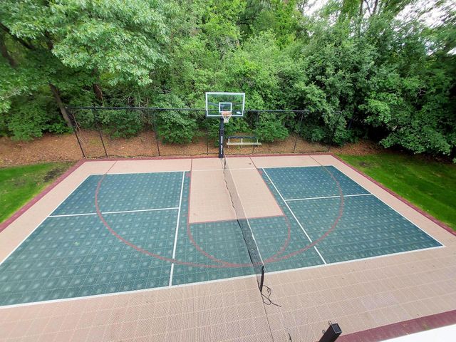 685 Hidden Creek Trail, Mendota Heights, MN 55118