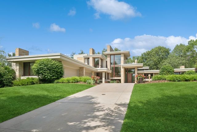 685 Hidden Creek Trail, Mendota Heights, MN 55118