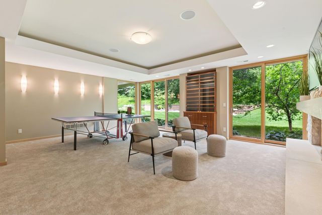 685 Hidden Creek Trail, Mendota Heights, MN 55118