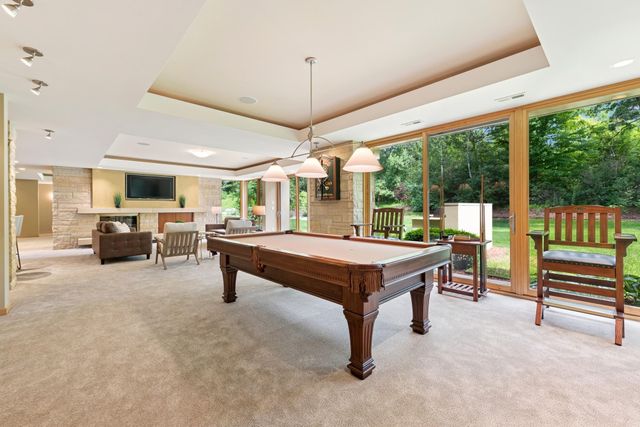 685 Hidden Creek Trail, Mendota Heights, MN 55118