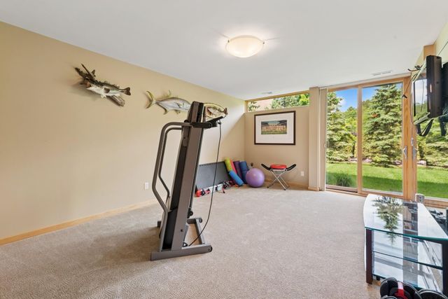 685 Hidden Creek Trail, Mendota Heights, MN 55118