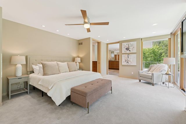 685 Hidden Creek Trail, Mendota Heights, MN 55118