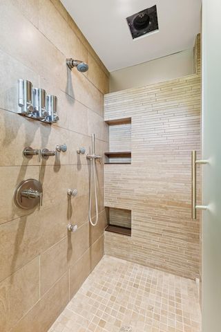 685 Hidden Creek Trail, Mendota Heights, MN 55118