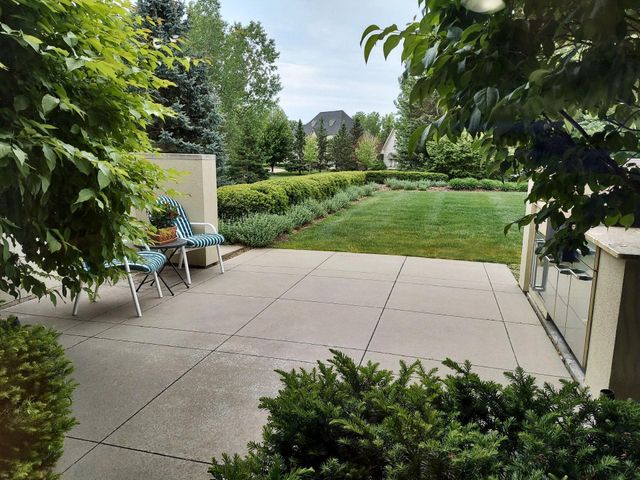 685 Hidden Creek Trail, Mendota Heights, MN 55118