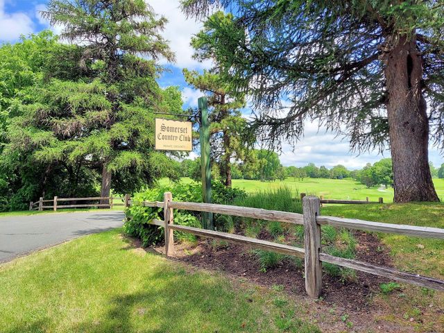 685 Hidden Creek Trail, Mendota Heights, MN 55118
