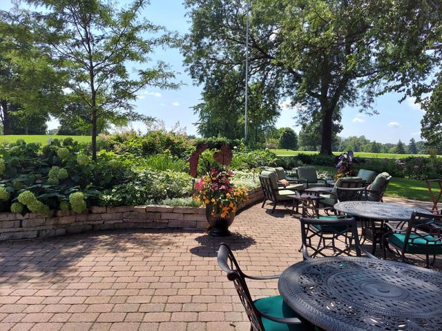685 Hidden Creek Trail, Mendota Heights, MN 55118