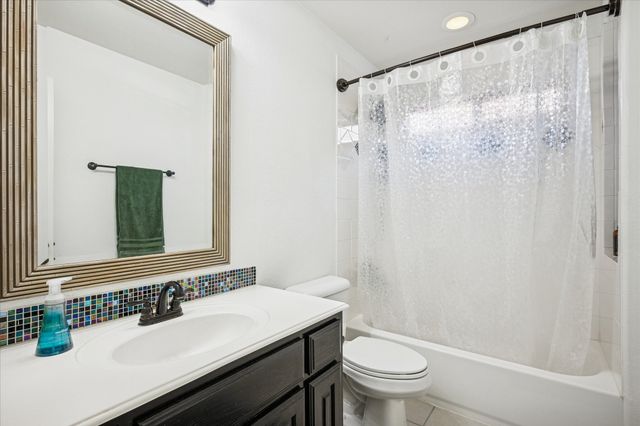 1131 Charleston Lane, Savannah, TX 76227