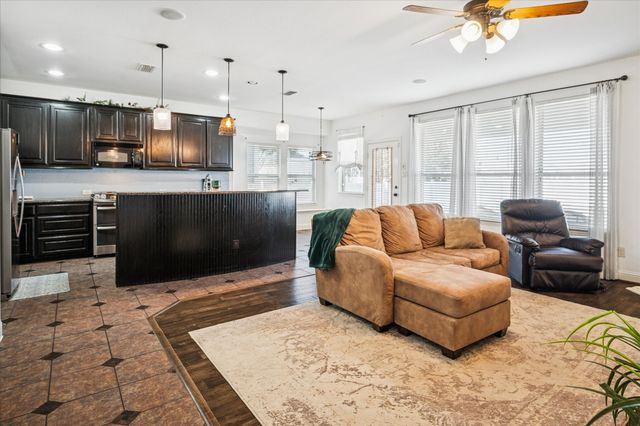 1131 Charleston Lane, Savannah, TX 76227