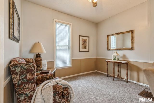 1301 CAROLINE Avenue, Clinton, IA 52732