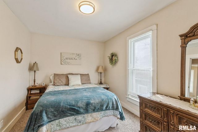 1301 CAROLINE Avenue, Clinton, IA 52732