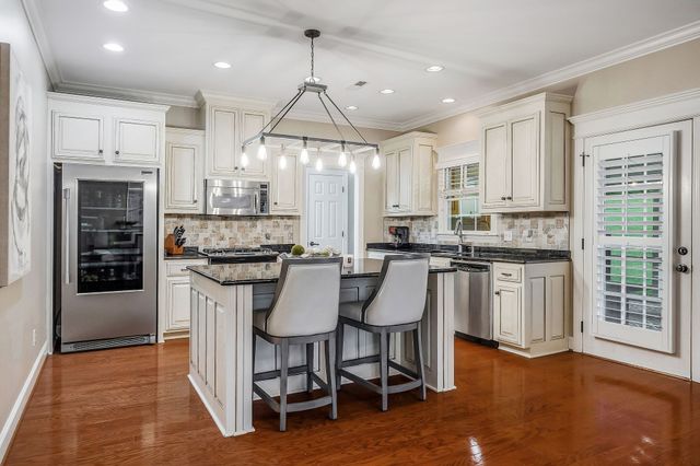 225 Hickory Ct, Mcminnville, TN 37110