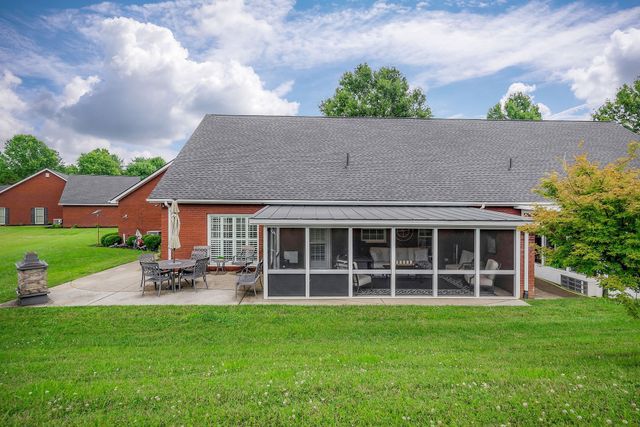 225 Hickory Ct, Mcminnville, TN 37110