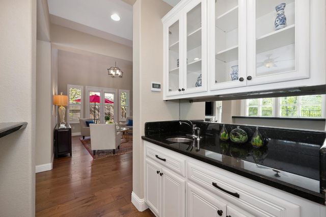 1892 Swinton Dr, Folsom, CA 95630