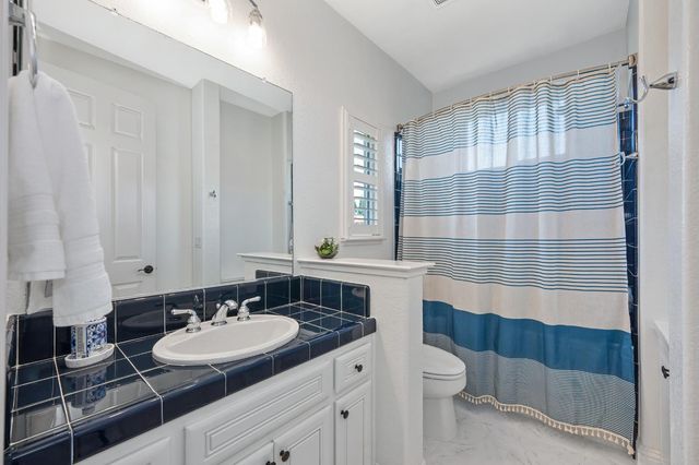 1892 Swinton Dr, Folsom, CA 95630