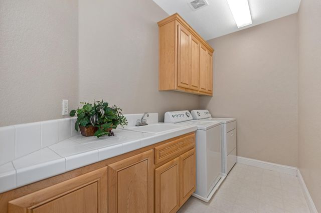 1892 Swinton Dr, Folsom, CA 95630