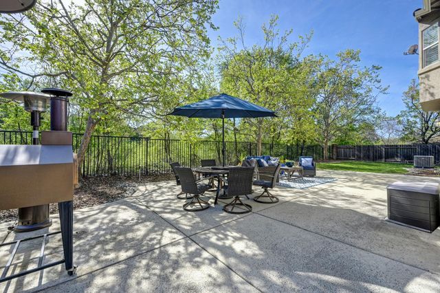 1892 Swinton Dr, Folsom, CA 95630