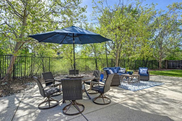 1892 Swinton Dr, Folsom, CA 95630