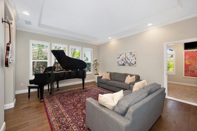 1892 Swinton Dr, Folsom, CA 95630