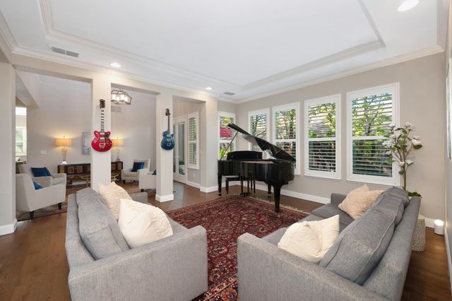 1892 Swinton Dr, Folsom, CA 95630