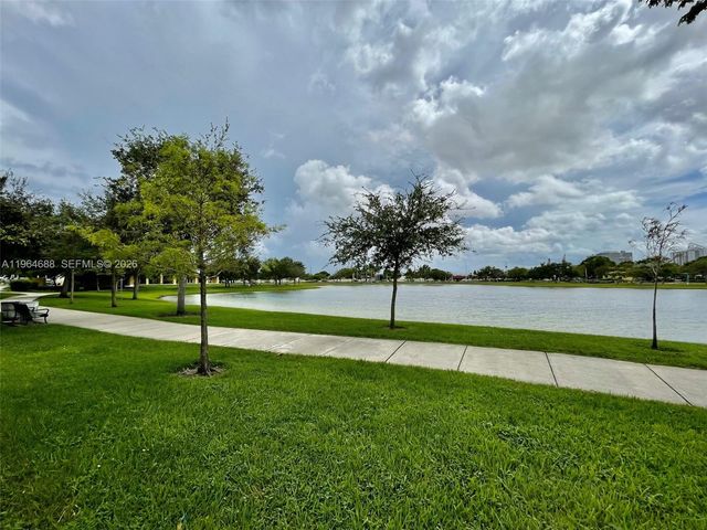 200 W Park Dr 207-1, Miami, FL 33172