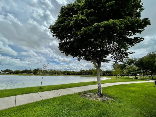 200 W Park Dr 207-1, Miami, FL 33172